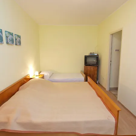 Celine 606 Appartement Pjescana Uvala